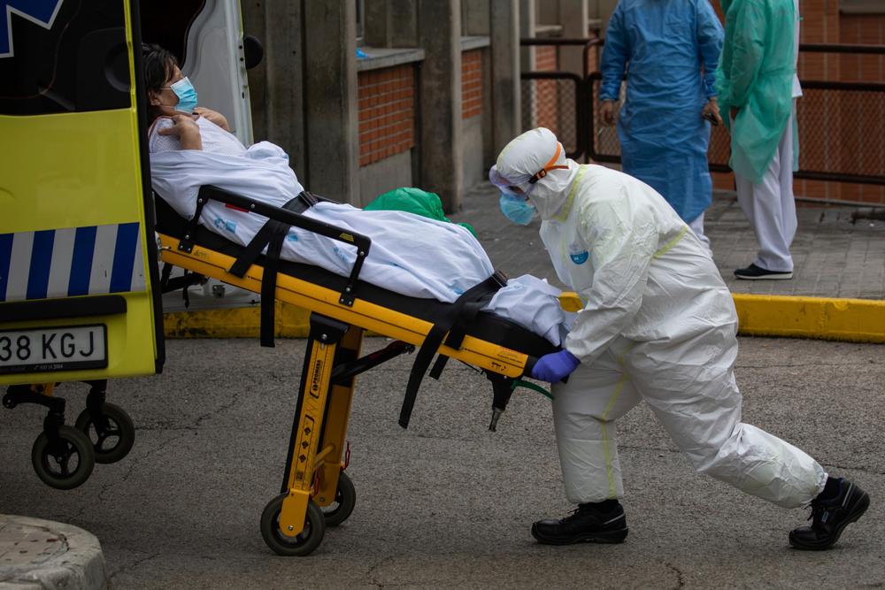 Ambulancias Domingo deberá lavar la ropa de trabajo