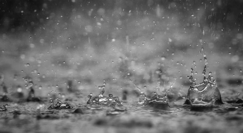 Derechos y consejos laborales para personas en zonas afectadas por alertas climáticas